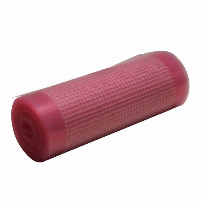 Un rollo de material plástico de 5 pulgadas por 12 pies para re